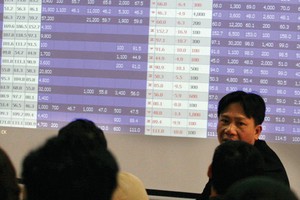 Công ty chứng khoán muốn giảm phí, giảm phạt